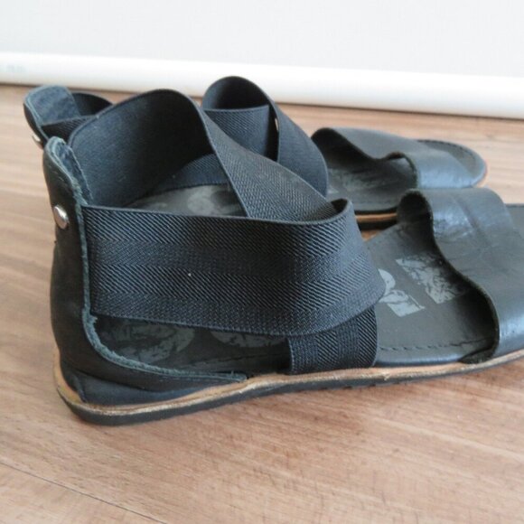 SOREL Ella Leather Slip On Cross Over Strap Sandals in Black - Size US 7 - Picture 7 of 12